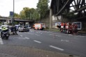 LKW blieb unter Bruecke haengen Koeln Ehrenfeld Innere Kanalstr Hornstr P330